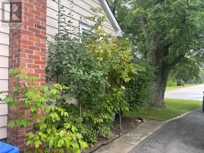 320 STEWART STREET, Newmarket (Gorham-College Manor), Ontario, L3Y3M6