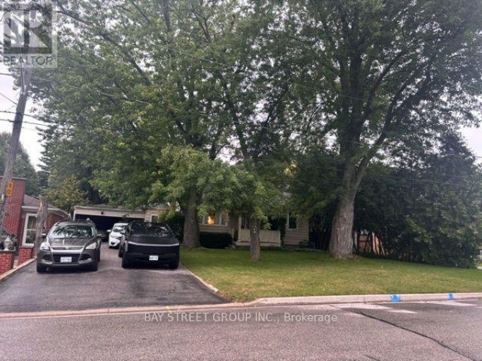 320 STEWART STREET, Newmarket (Gorham-College Manor), Ontario, L3Y3M6