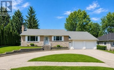 94 FITTONS ROAD E Orillia Ontario photo 2