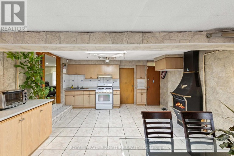 112 KINGSWOOD DRIVE, Brampton (Madoc), Ontario, L6V2W3