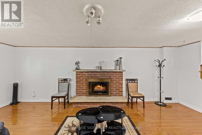 112 KINGSWOOD DRIVE, Brampton (Madoc), Ontario, L6V2W3