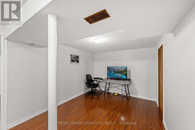 112 KINGSWOOD DRIVE, Brampton (Madoc), Ontario, L6V2W3