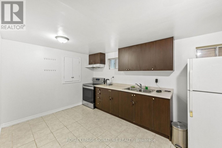 112 KINGSWOOD DRIVE, Brampton (Madoc), Ontario, L6V2W3