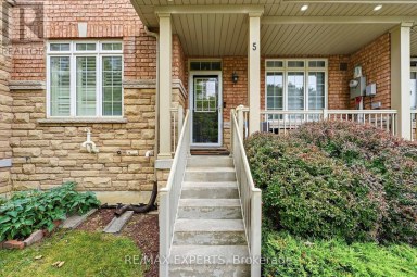 5 PARROTTA DRIVE Toronto (Humberlea-Pelmo Park) Ontario photo 2