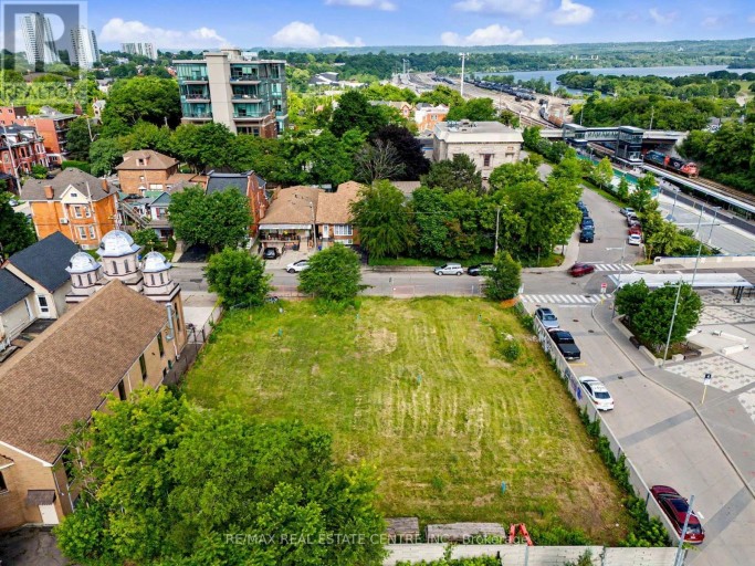 282 MACNAB STREET N, Hamilton (Central), Ontario, L8L1K4