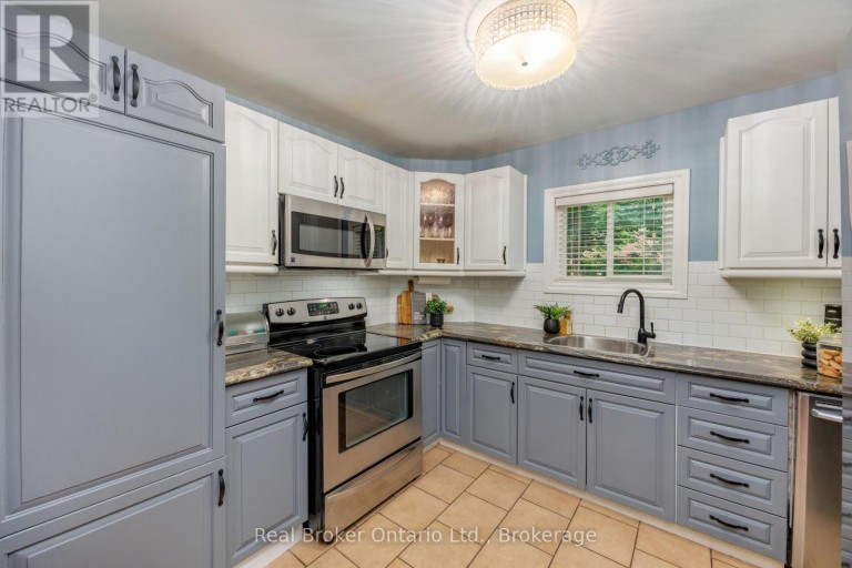45 CENTRE STREET, Clarington (Bowmanville), Ontario, L1C2Y2