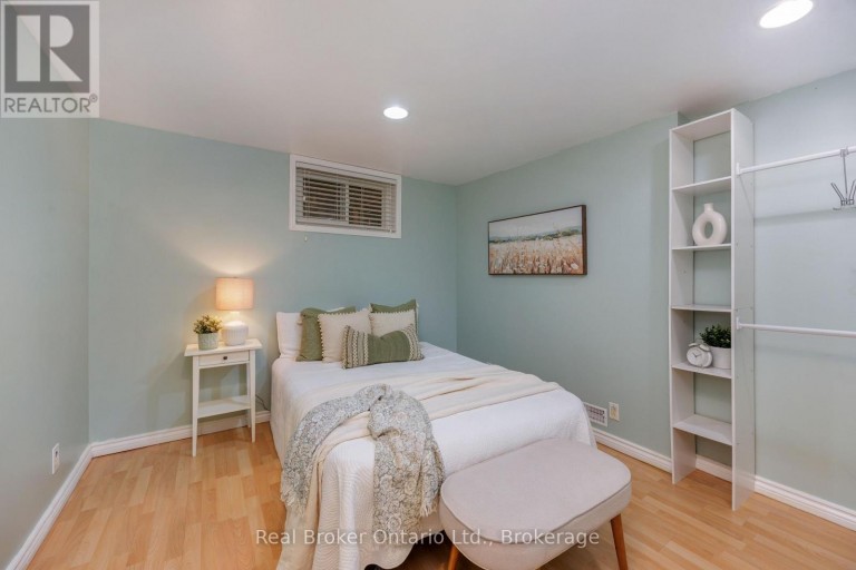 45 CENTRE STREET, Clarington (Bowmanville), Ontario, L1C2Y2