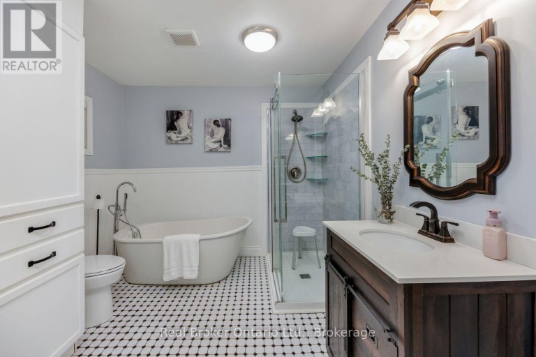 45 CENTRE STREET, Clarington (Bowmanville), Ontario, L1C2Y2