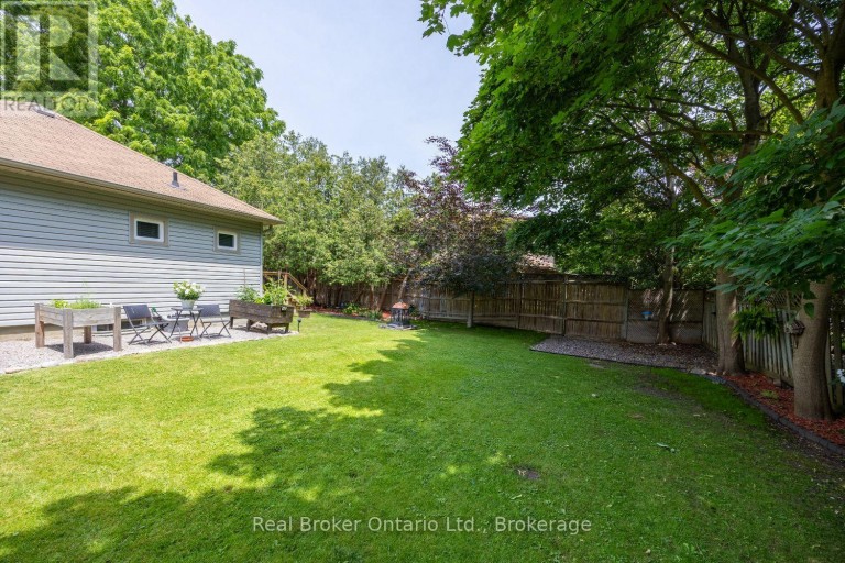 45 CENTRE STREET, Clarington (Bowmanville), Ontario, L1C2Y2