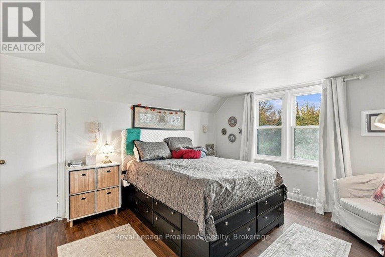 93 BAY DRIVE, Belleville (Belleville Ward), Ontario, K8N1B4
