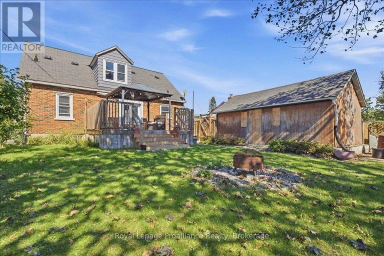 93 BAY DRIVE, Belleville (Belleville Ward), Ontario, K8N1B4