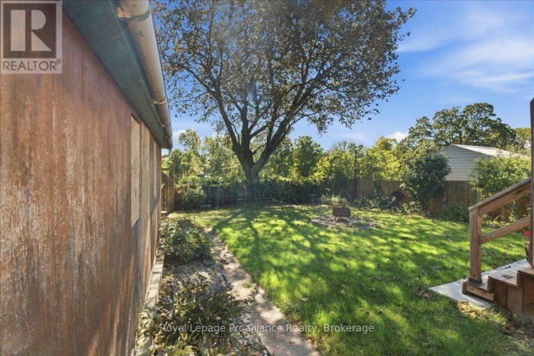 93 BAY DRIVE, Belleville (Belleville Ward), Ontario, K8N1B4