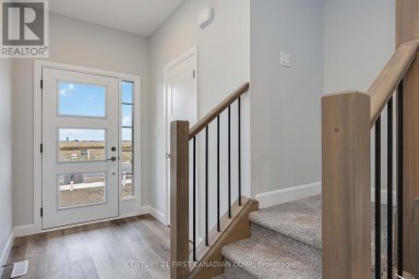 5 POSTMA CRESCENT North Middlesex (Ailsa Craig) Ontario photo 2