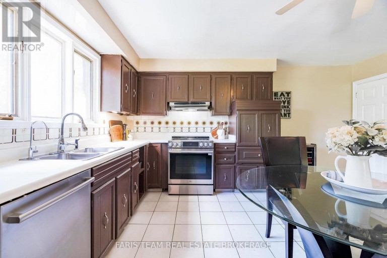 175 SOUTH SUMMIT FARM ROAD, King (King City), Ontario, L7B1J8