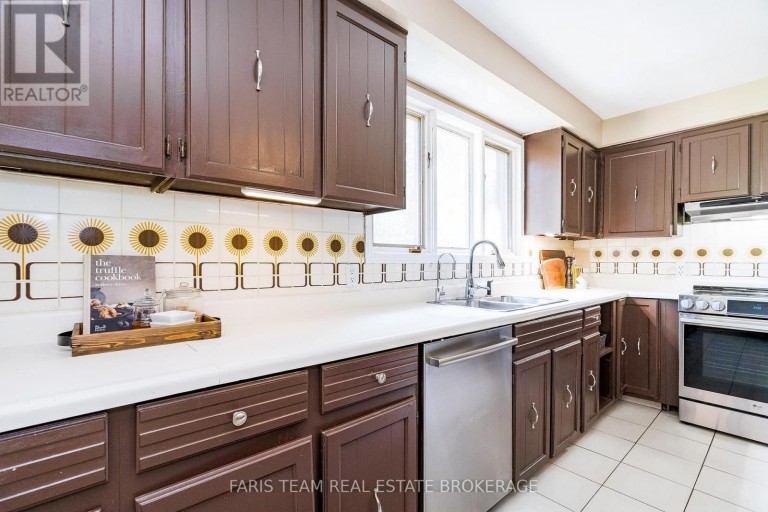 175 SOUTH SUMMIT FARM ROAD, King (King City), Ontario, L7B1J8