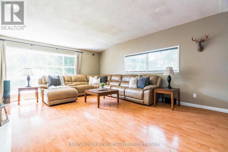 175 SOUTH SUMMIT FARM ROAD, King (King City), Ontario, L7B1J8