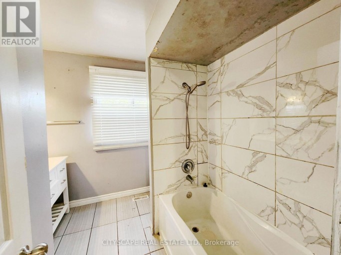 25 - 25 BARONWOOD COURT, Brampton (Brampton North), Ontario, L6V3H6