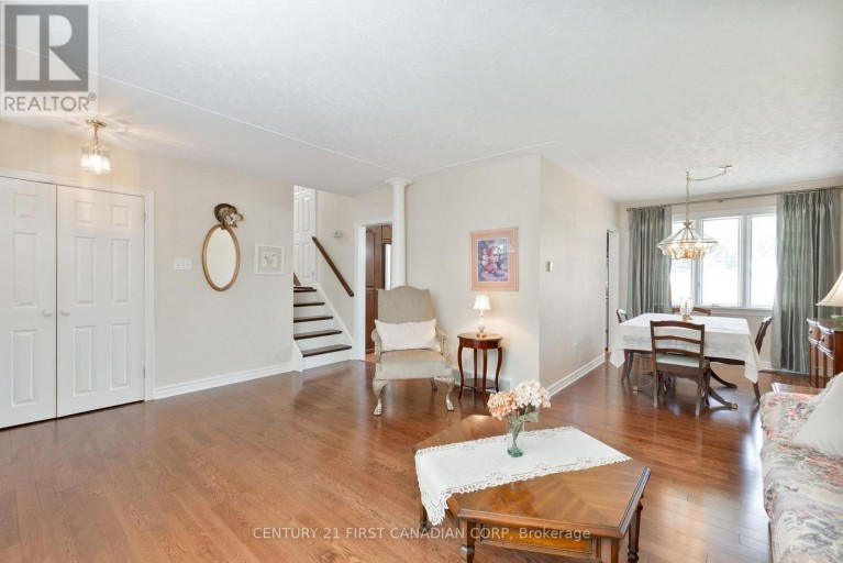 135 DOWNING CRESCENT, London South (South S), Ontario, N6C3C7
