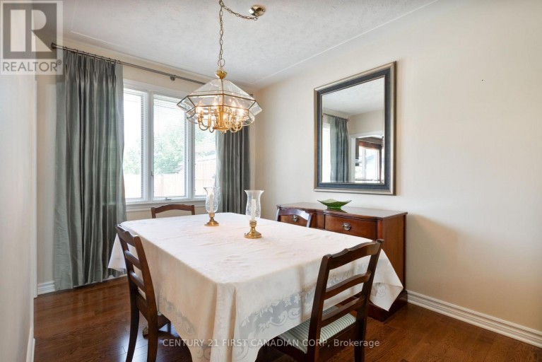 135 DOWNING CRESCENT, London South (South S), Ontario, N6C3C7