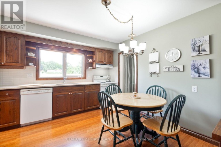 135 DOWNING CRESCENT, London South (South S), Ontario, N6C3C7