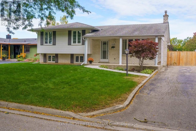 135 DOWNING CRESCENT, London South (South S), Ontario, N6C3C7