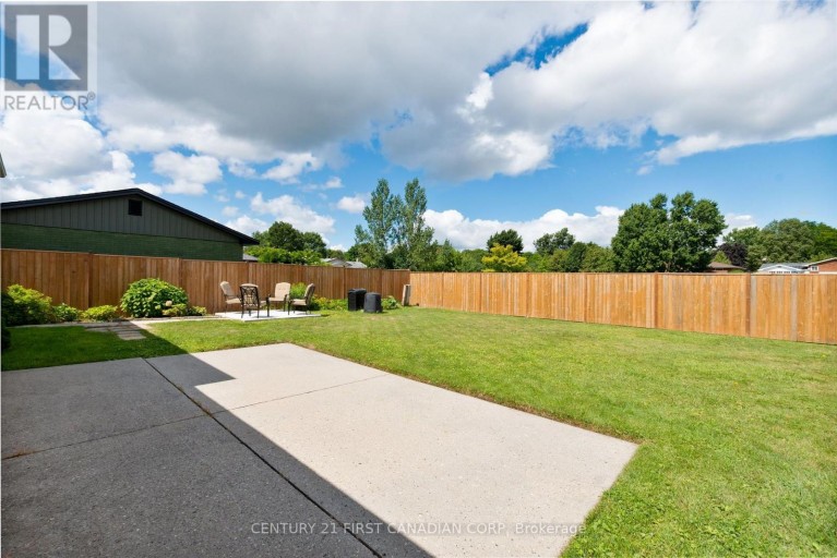 135 DOWNING CRESCENT, London South (South S), Ontario, N6C3C7