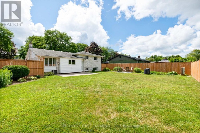 135 DOWNING CRESCENT, London South (South S), Ontario, N6C3C7