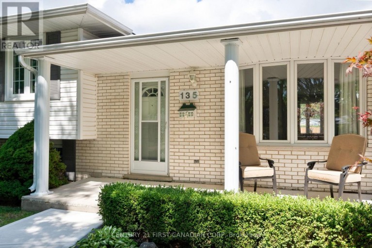 135 DOWNING CRESCENT, London South (South S), Ontario, N6C3C7