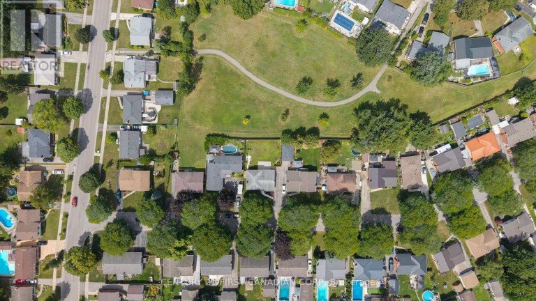 135 DOWNING CRESCENT, London South (South S), Ontario, N6C3C7
