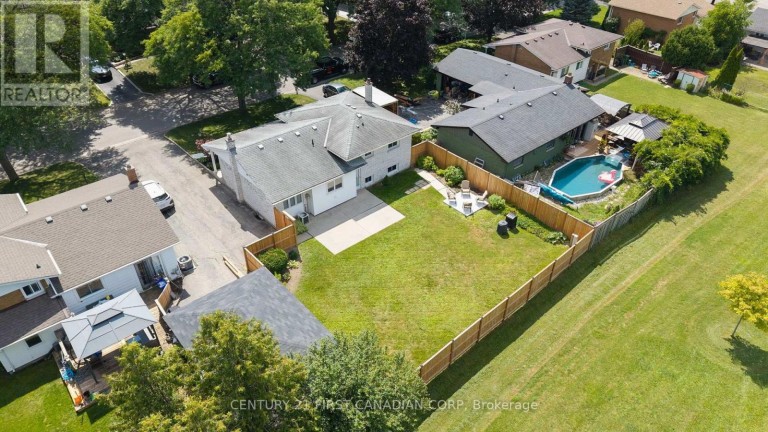 135 DOWNING CRESCENT, London South (South S), Ontario, N6C3C7