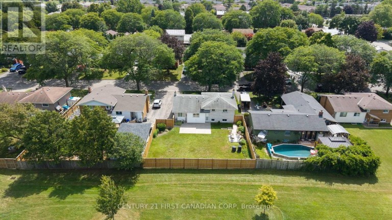 135 DOWNING CRESCENT, London South (South S), Ontario, N6C3C7
