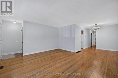 354 BASE LINE ROAD W London South (South D) Ontario photo 10