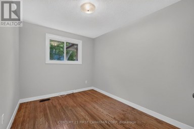 354 BASE LINE ROAD W London South (South D) Ontario photo 19