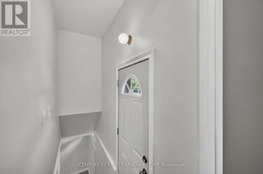 354 BASE LINE ROAD W London South (South D) Ontario photo 26