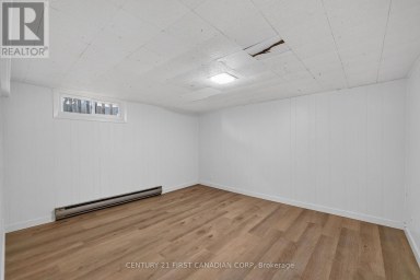 354 BASE LINE ROAD W London South (South D) Ontario photo 35