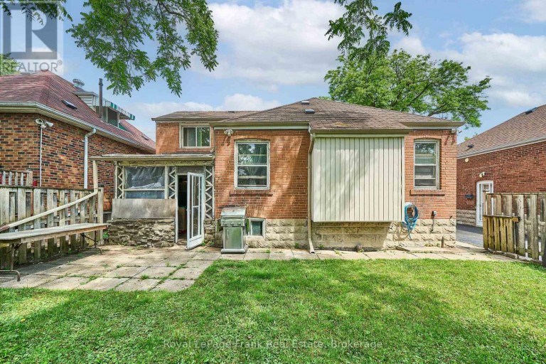 203 WILLIAM STREET, Toronto (Weston), Ontario, M9N2H2