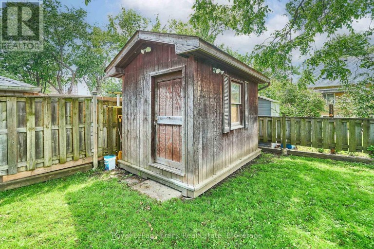 203 WILLIAM STREET, Toronto (Weston), Ontario, M9N2H2