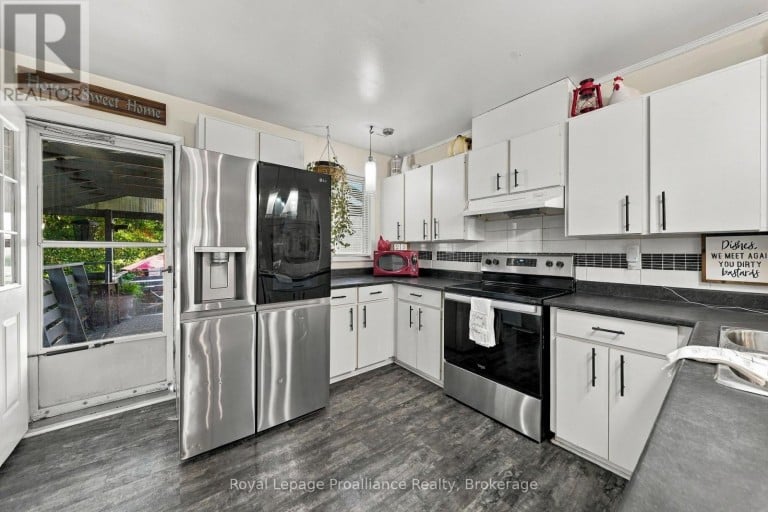208 BYRON STREET, Quinte West (Trenton Ward), Ontario, K8V2Z1