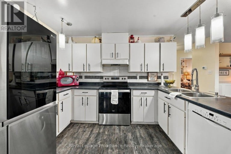 208 BYRON STREET, Quinte West (Trenton Ward), Ontario, K8V2Z1