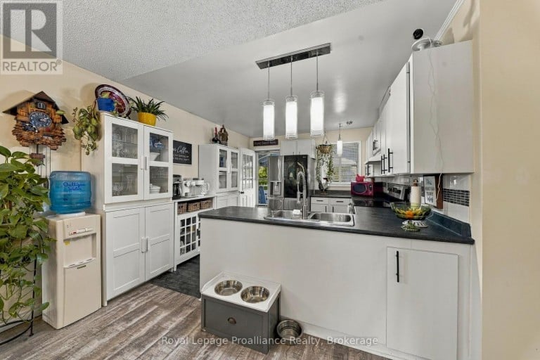 208 BYRON STREET, Quinte West (Trenton Ward), Ontario, K8V2Z1