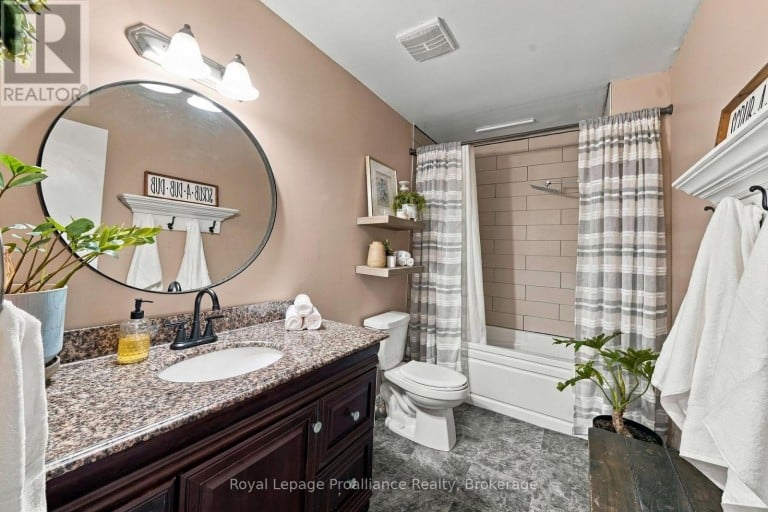 208 BYRON STREET, Quinte West (Trenton Ward), Ontario, K8V2Z1