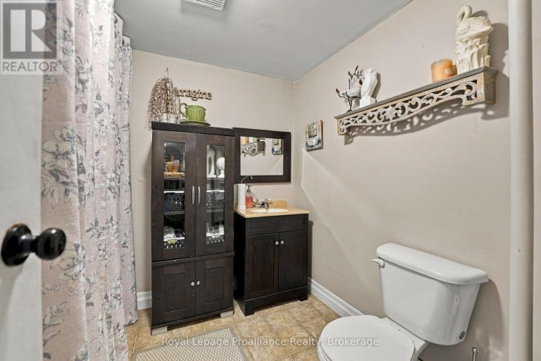 208 BYRON STREET, Quinte West (Trenton Ward), Ontario, K8V2Z1