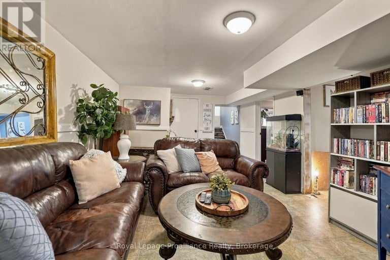 208 BYRON STREET, Quinte West (Trenton Ward), Ontario, K8V2Z1