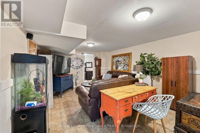 208 BYRON STREET, Quinte West (Trenton Ward), Ontario, K8V2Z1