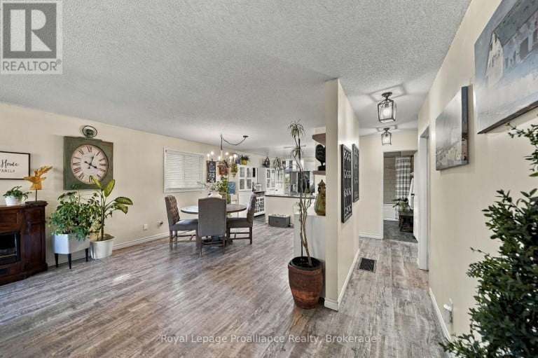 208 BYRON STREET, Quinte West (Trenton Ward), Ontario, K8V2Z1