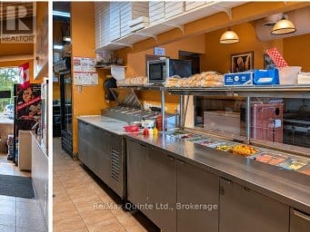 470 DUNDAS STREET E Belleville (Belleville Ward) Ontario photo 6