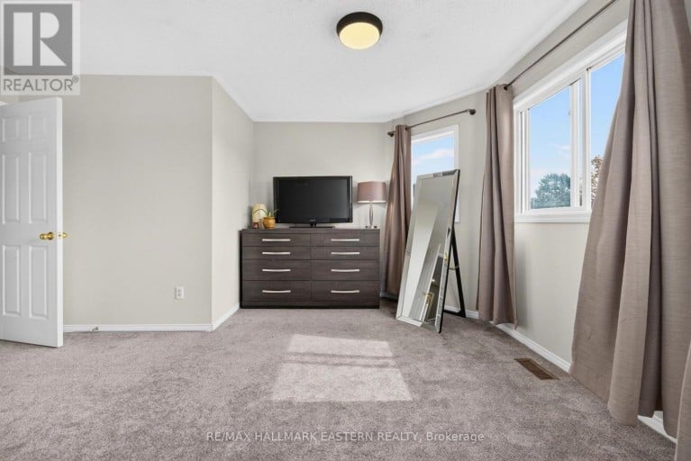 25 EDGERTON DRIVE, Clarington (Bowmanville), Ontario, L1C4S7