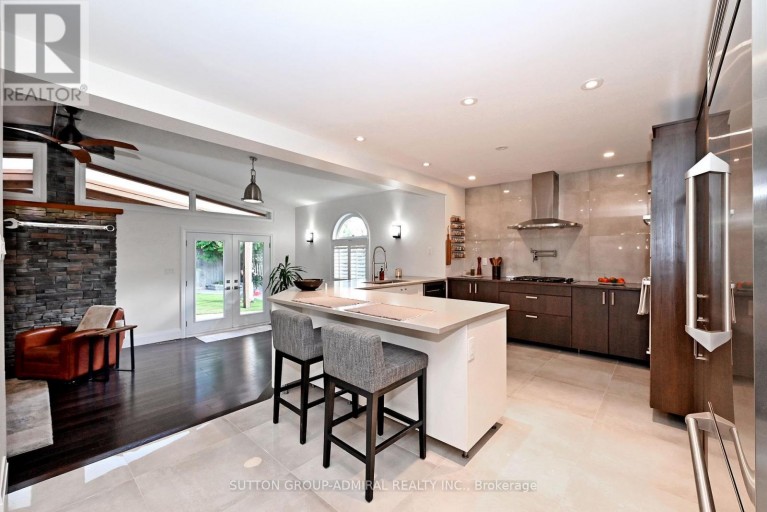62 CASTLEHILL ROAD, Vaughan (Maple), Ontario, L6A1N8