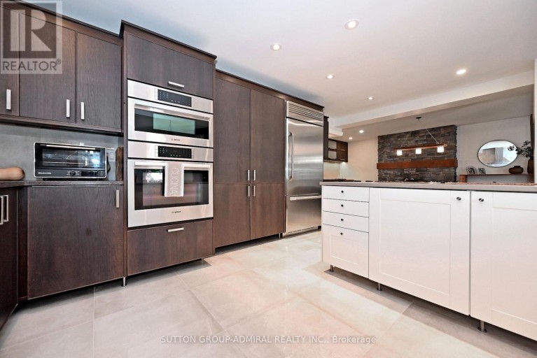 62 CASTLEHILL ROAD, Vaughan (Maple), Ontario, L6A1N8