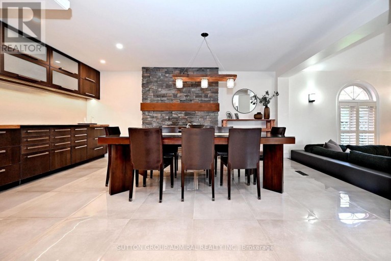 62 CASTLEHILL ROAD, Vaughan (Maple), Ontario, L6A1N8